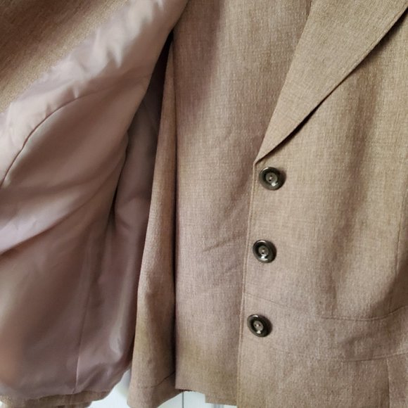 Le Suit Tan Pantsuit 16W - Picture 2 of 6